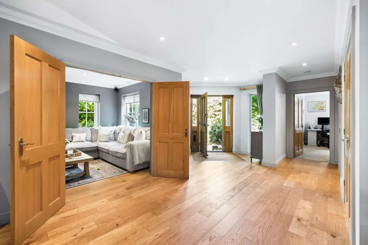 Longdown Road, Lower Bourne, GU10, photo 9