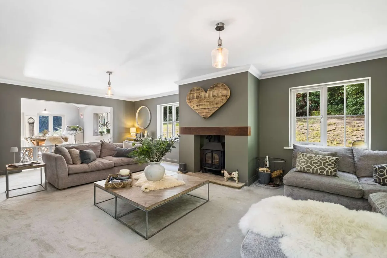 Longdown Road, Lower Bourne, GU10, photo 2