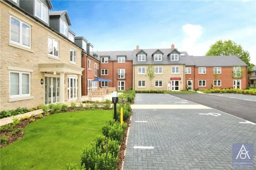 1 bed flat for sale, Halse Road, Brackley, NN13