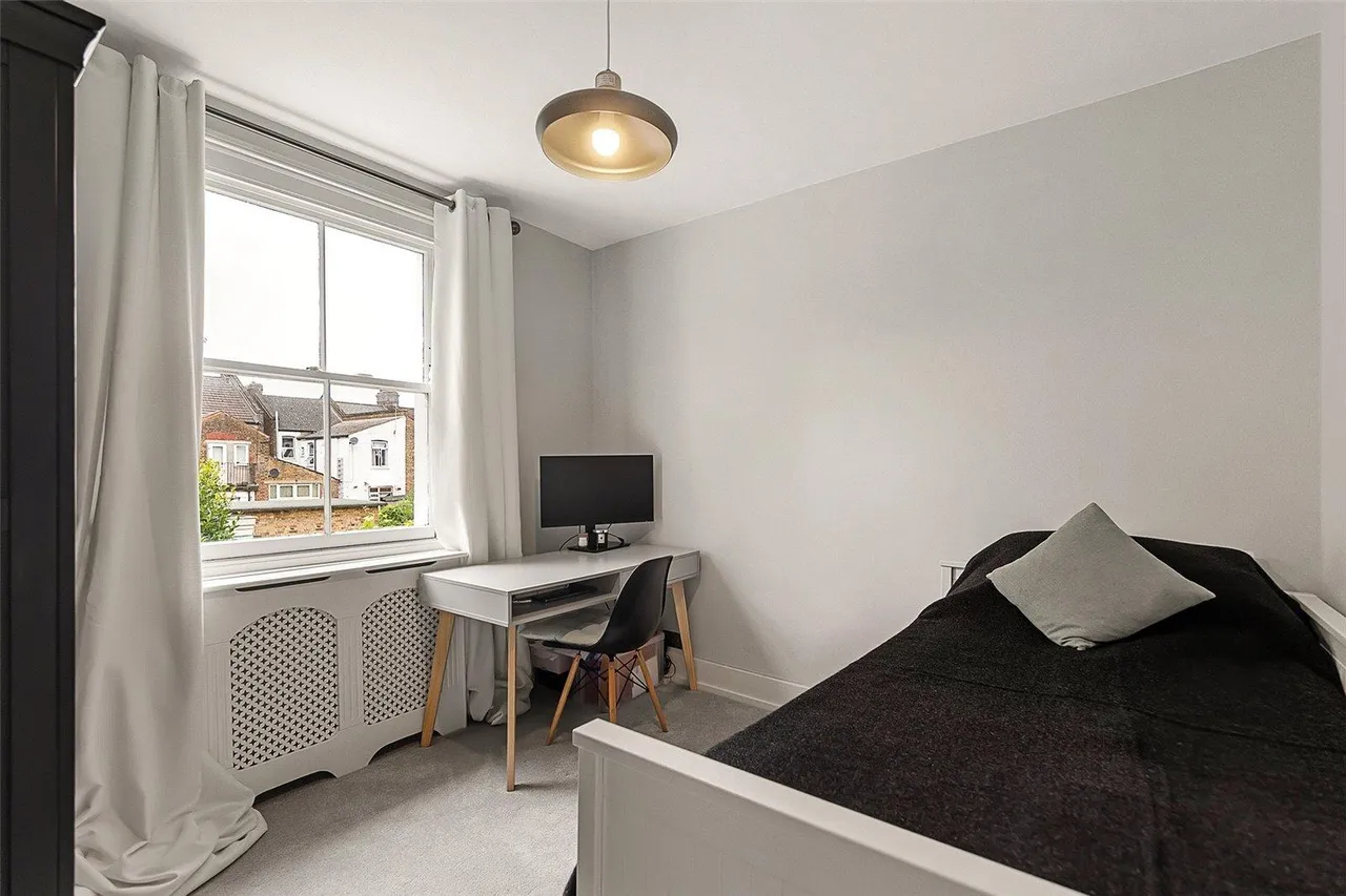 Lechmere Road, London, photo 22