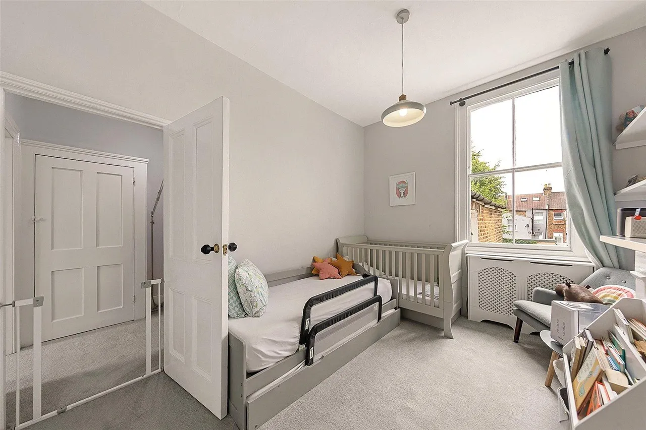 Lechmere Road, London, photo 21