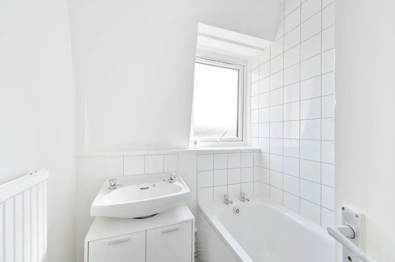 16a St Ervans Road, London, photo 8