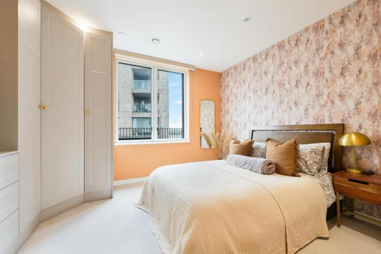Cavendish Square, London, E16, photo 6