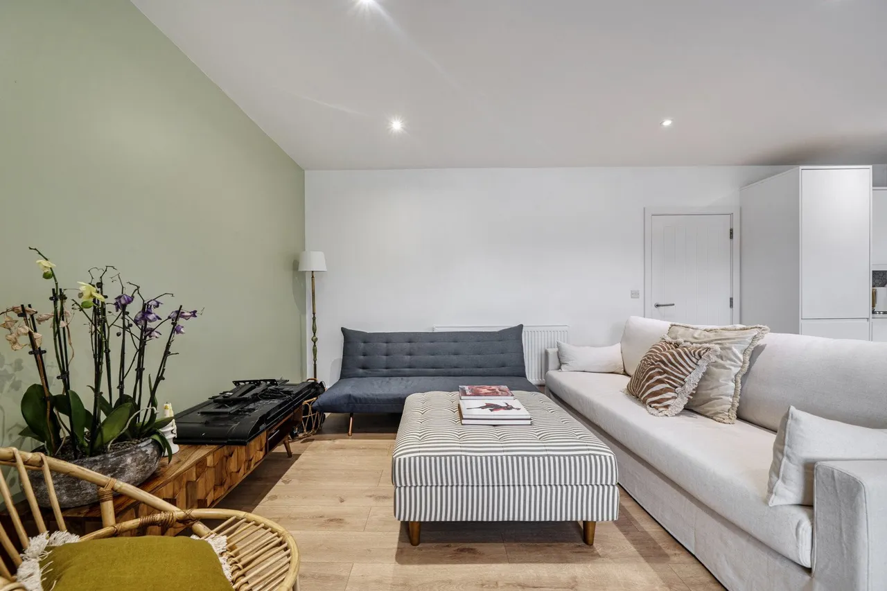 Brandram Road, SE13, photo 7