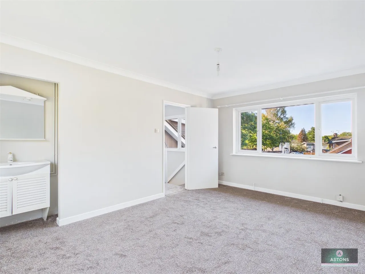Harewood Close, Three Bridges, photo 12
