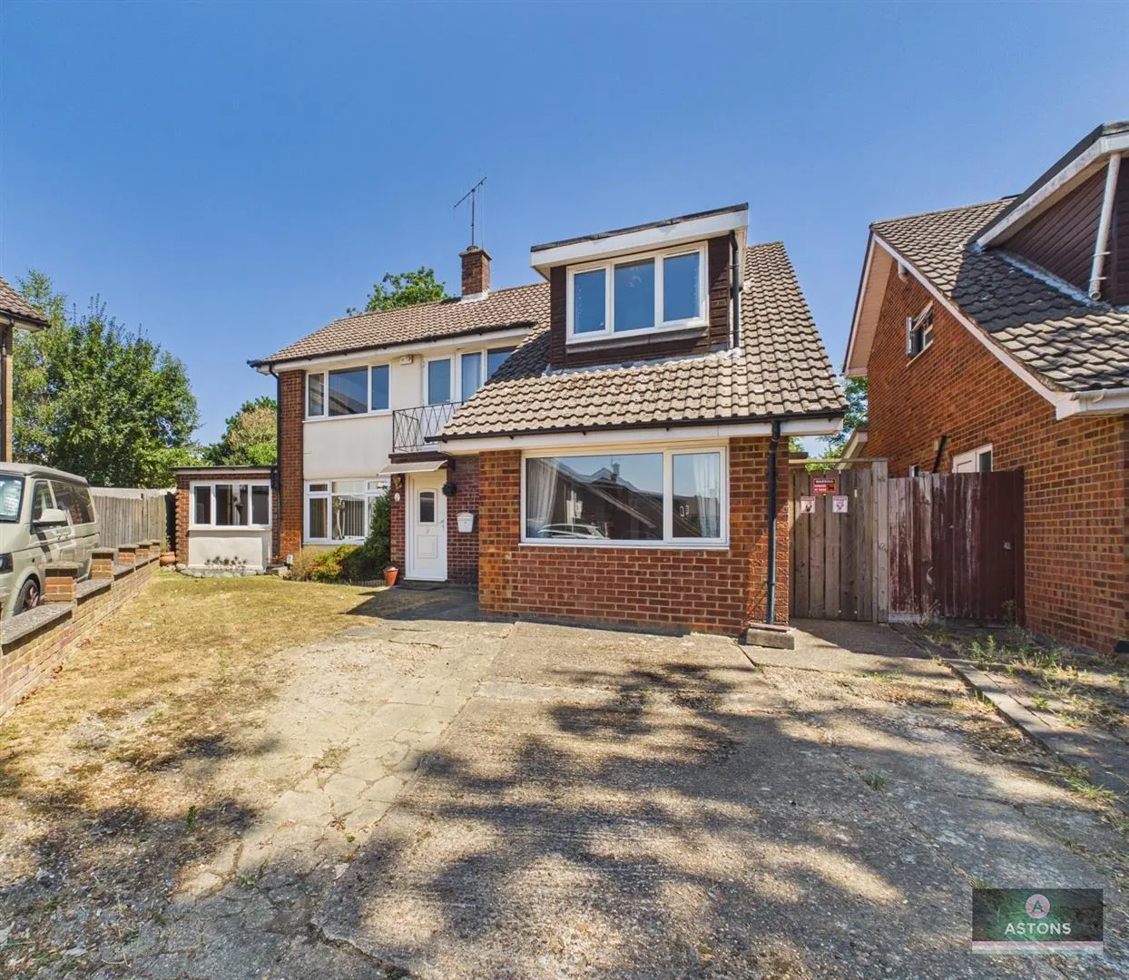 4 bed house for sale, Harewood Close, Three Bridges