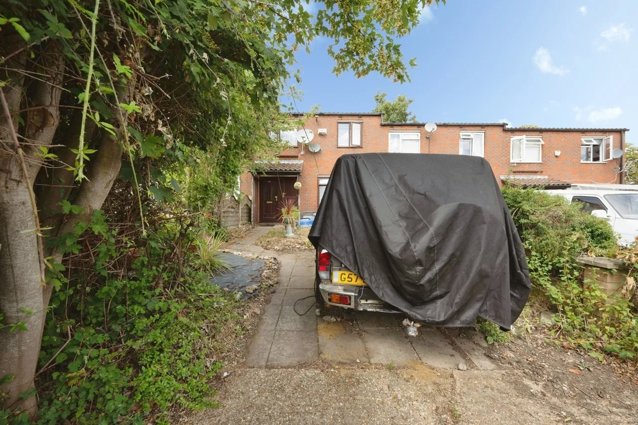 3 bed house for sale, Walbrook Avenue, Springfield, MK6