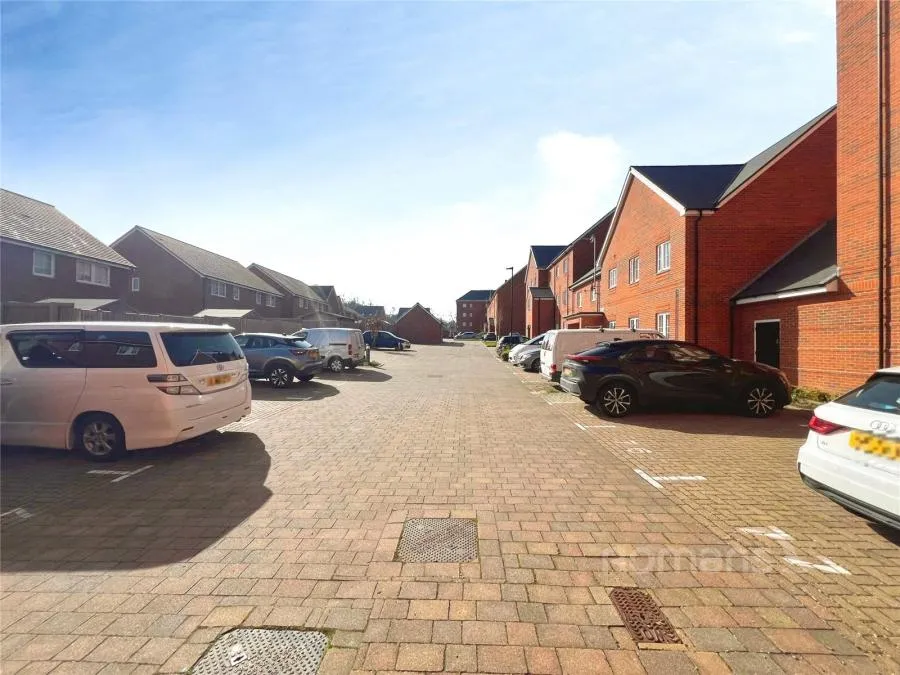 Charteris Close, Wellesley, GU11, photo 18