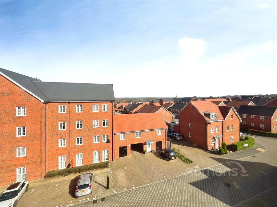 Charteris Close, Wellesley, GU11, photo 13