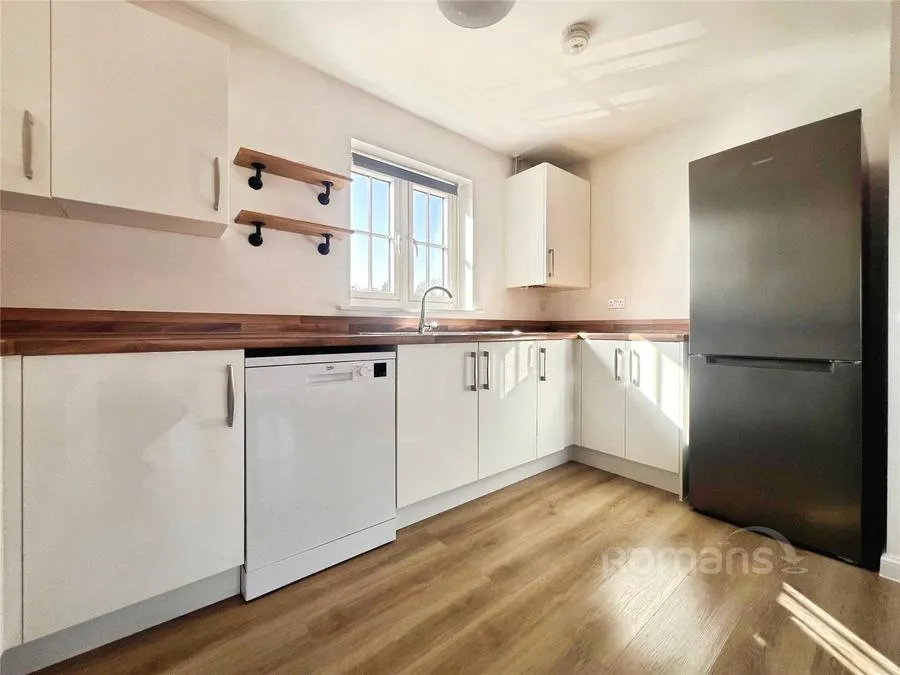 Charteris Close, Wellesley, GU11, photo 6