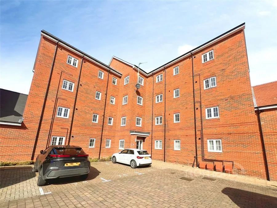 Charteris Close, Wellesley, GU11, photo 5