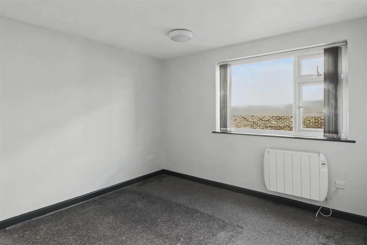 Hall Drive, Chilwell, NG9, photo 5