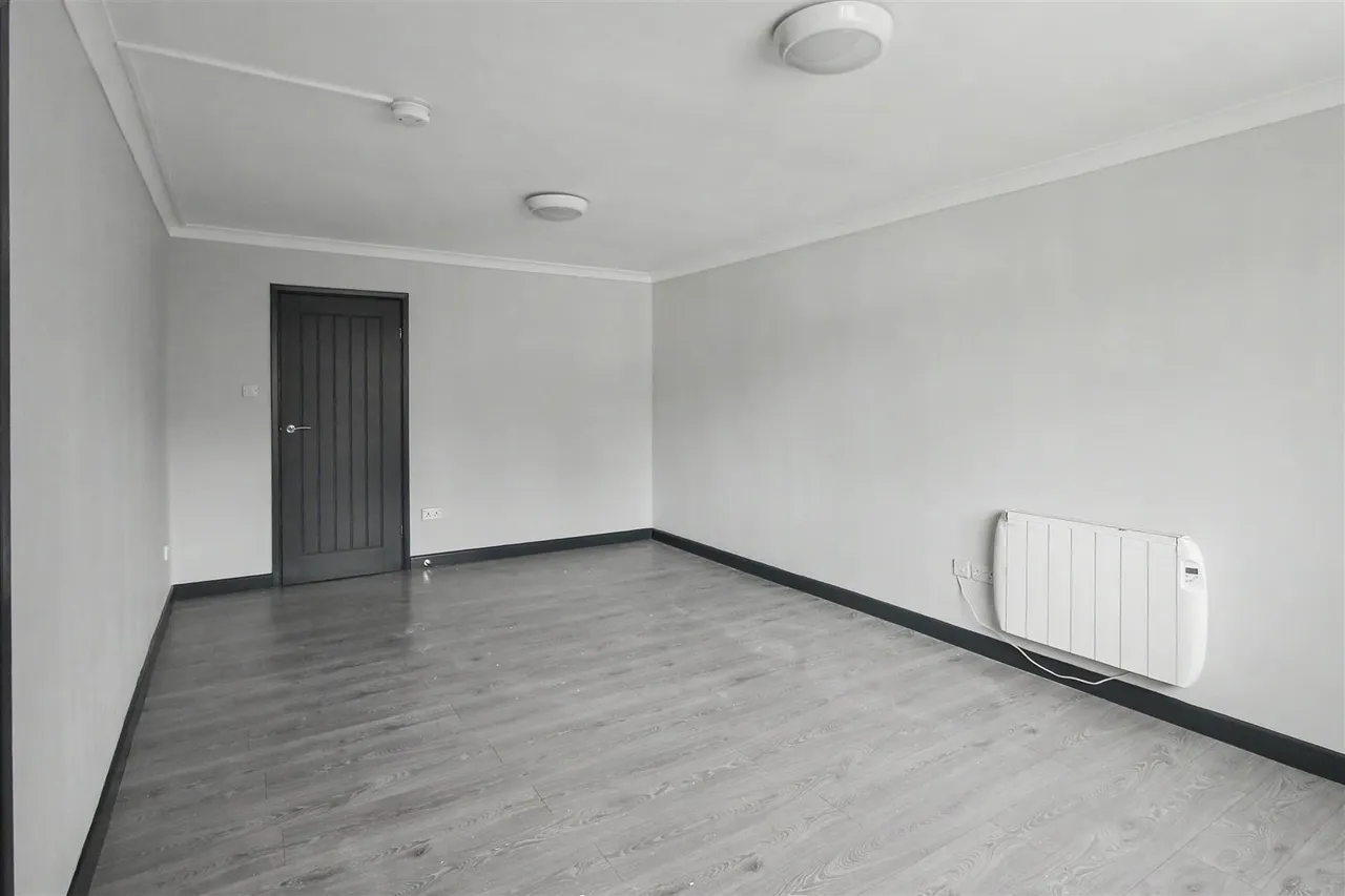 Hall Drive, Chilwell, NG9, photo 4