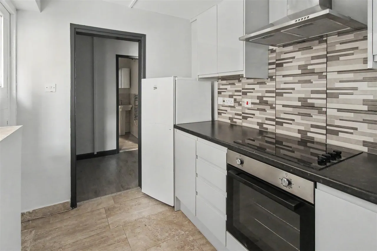 Hall Drive, Chilwell, NG9, photo 8