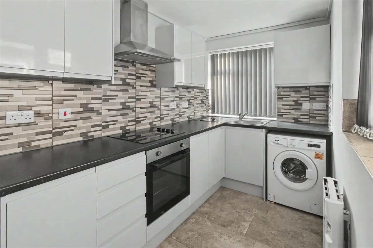 Hall Drive, Chilwell, NG9, photo 7