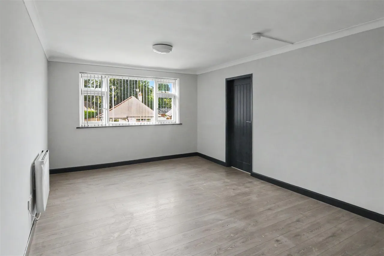 Hall Drive, Chilwell, NG9, photo 9