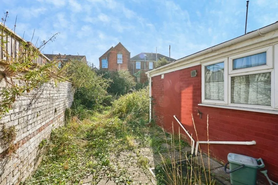 Clarence Road, East Cowes, PO32, photo 13