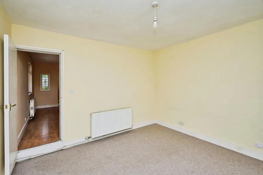 Clarence Road, East Cowes, PO32, photo 4