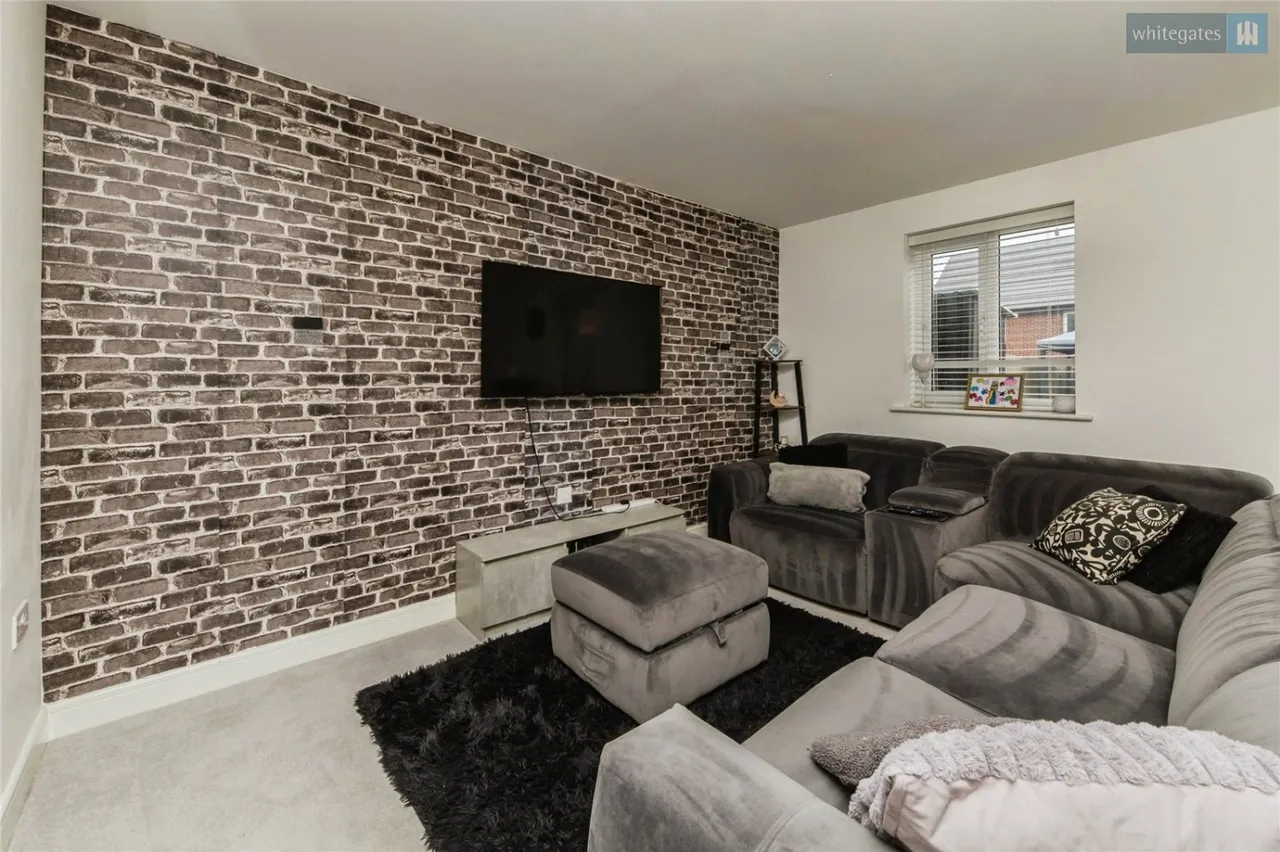 Thomas Aston Place, Henhull, CW5, photo 5