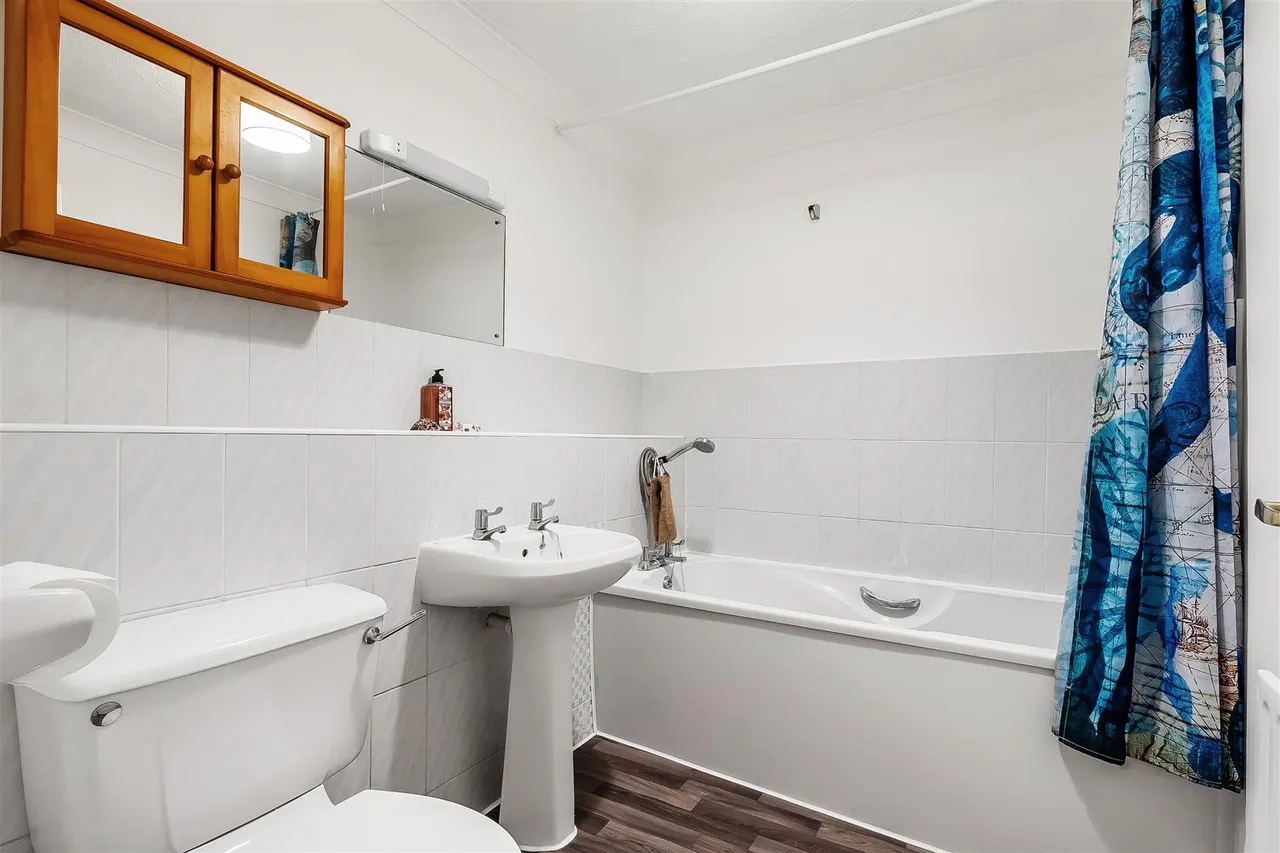 Station Road, Leatherhead, KT22, photo 7