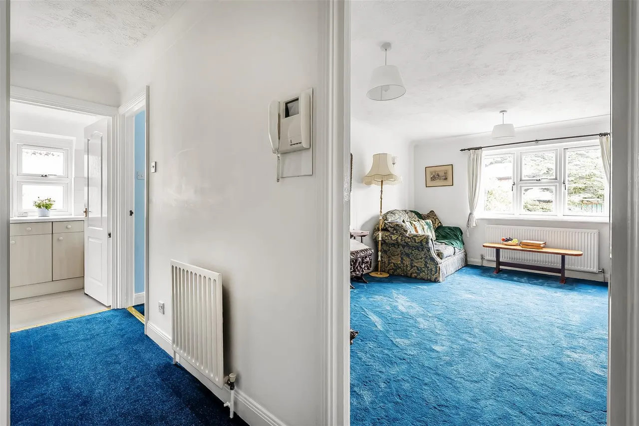 Station Road, Leatherhead, KT22, photo 8