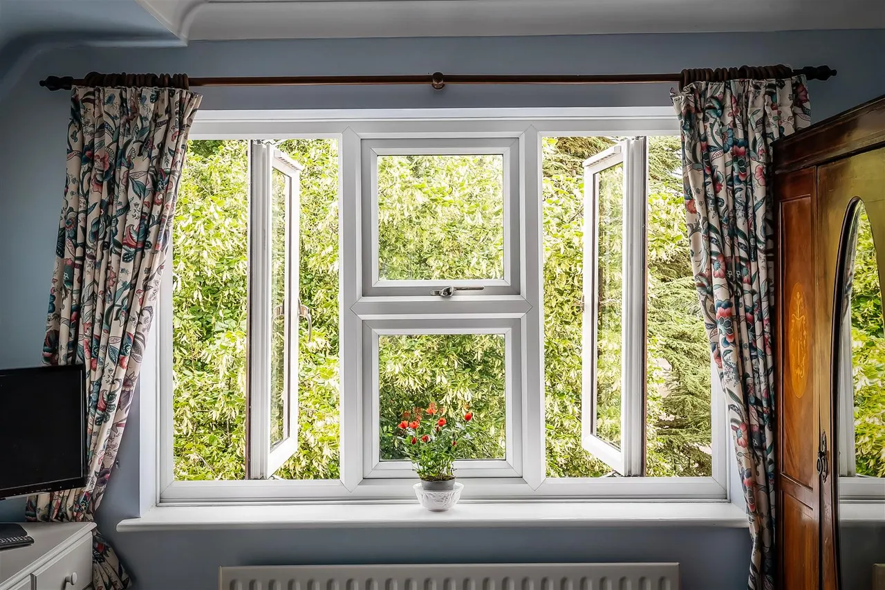 Station Road, Leatherhead, KT22, photo 6