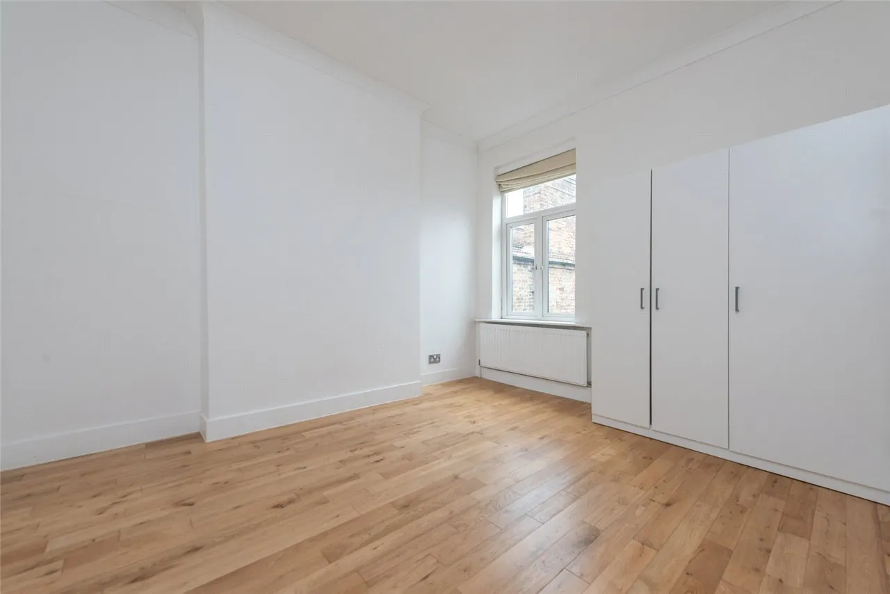 Bathurst Gardens, London, NW10, photo 10
