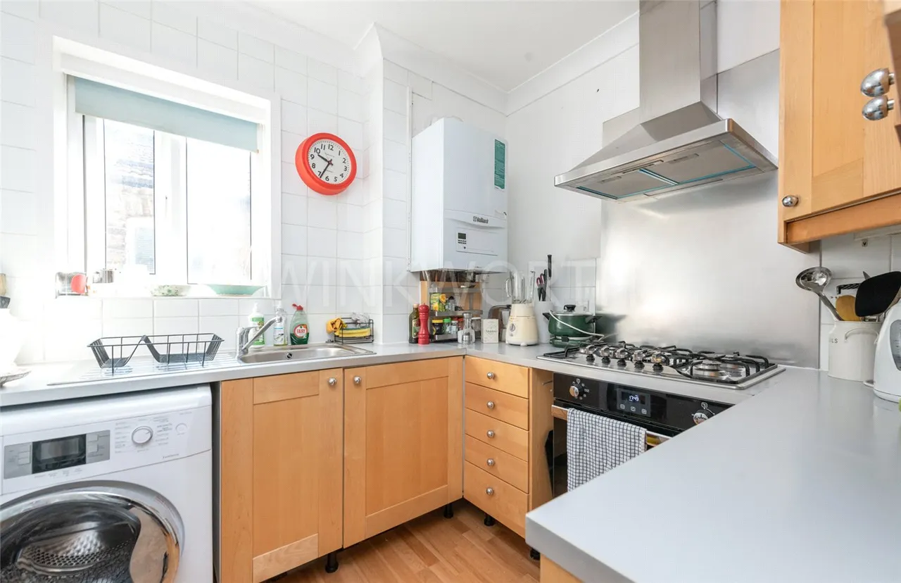 Bathurst Gardens, London, NW10, photo 7