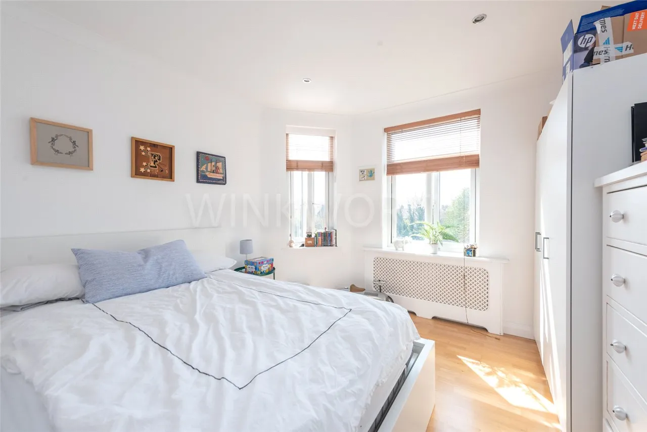 Bathurst Gardens, London, NW10, photo 3