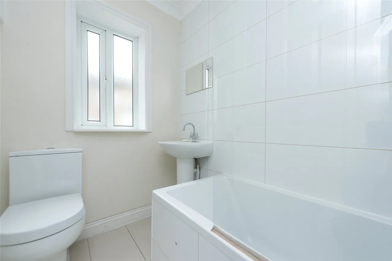Bathurst Gardens, London, NW10, photo 11