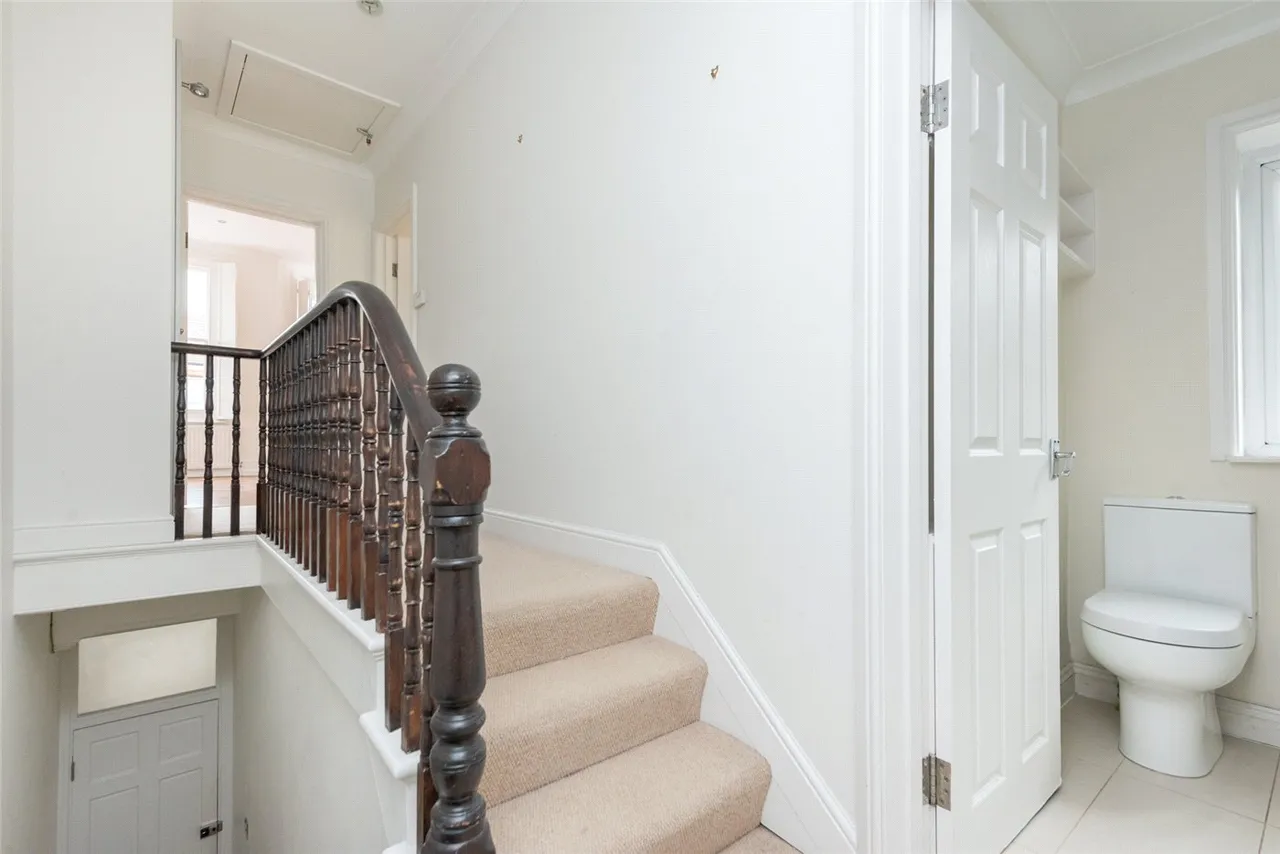 Bathurst Gardens, London, NW10, photo 15