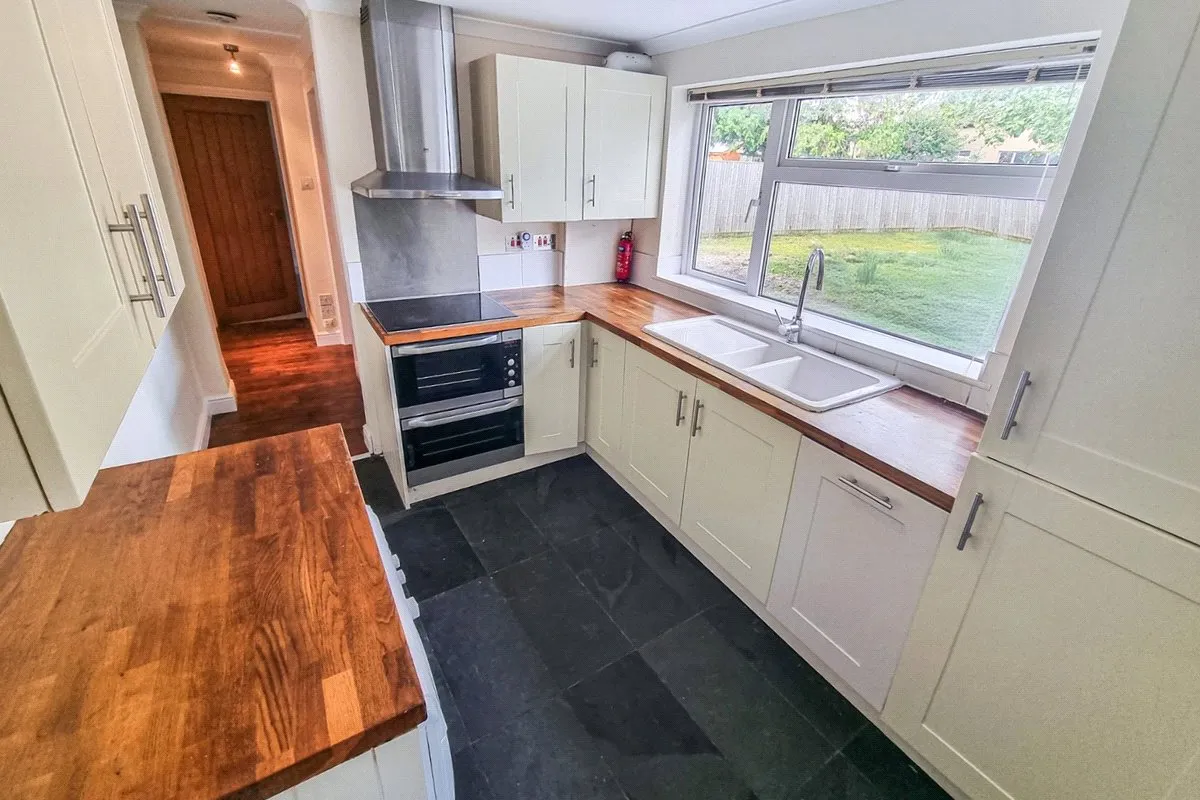 Ash Street, Ash, Guildford, Surrey, GU12 6LJ, photo 5