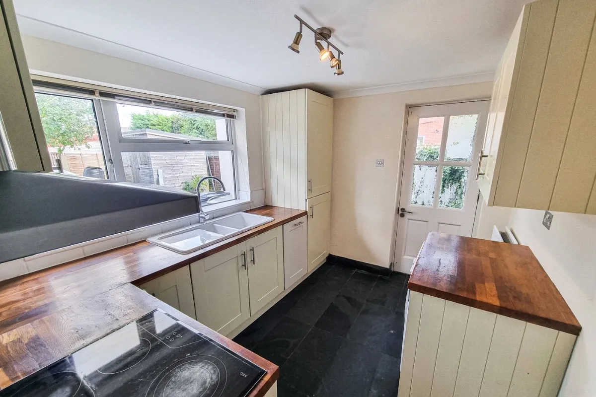 Ash Street, Ash, Guildford, Surrey, GU12 6LJ, photo 4