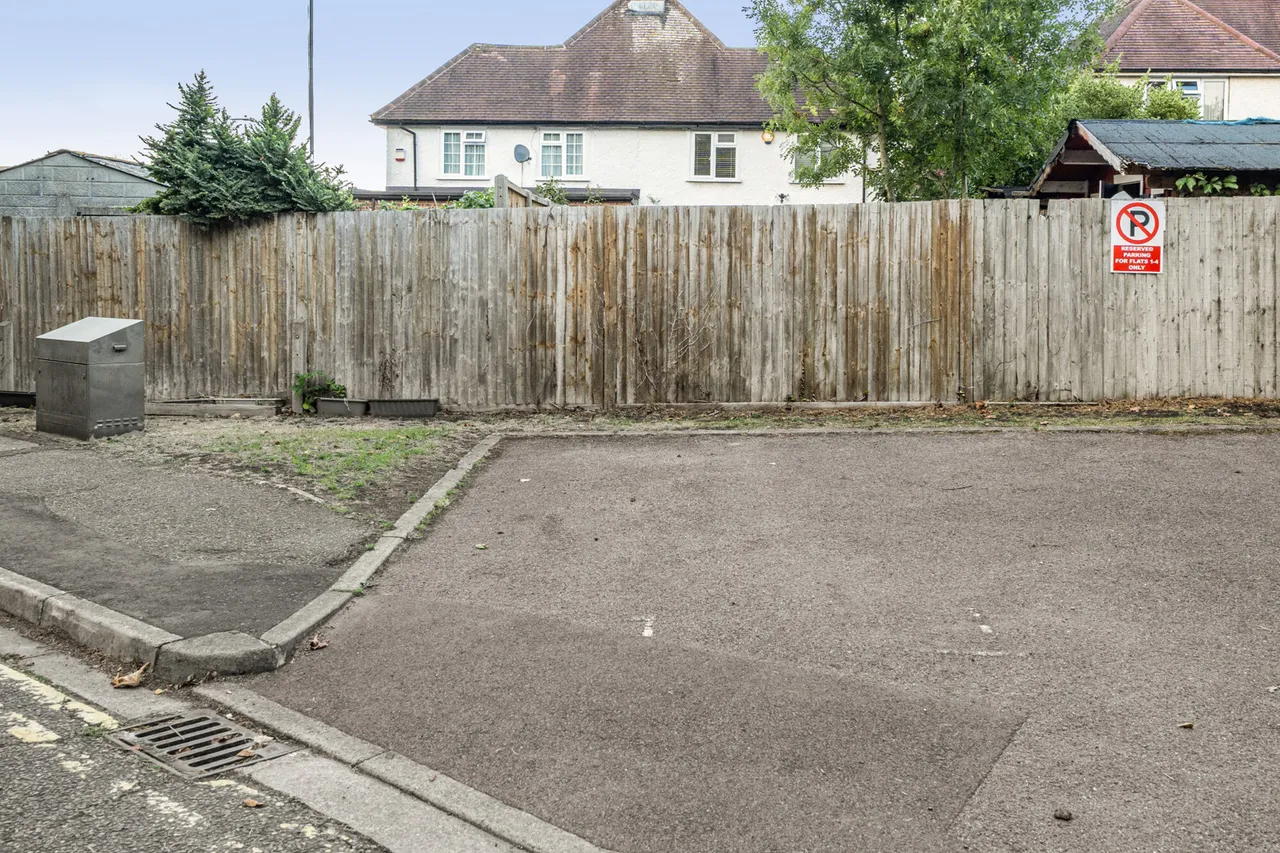 Jasmin Close, Northwood, HA6, photo 12