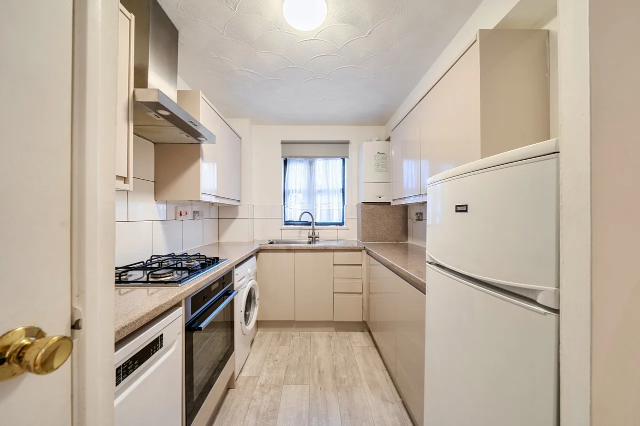 Jasmin Close, Northwood, HA6, photo 2