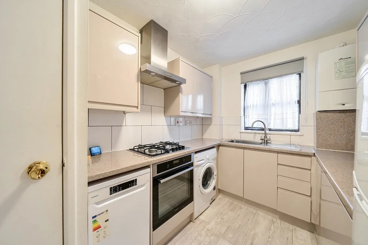 Jasmin Close, Northwood, HA6, photo 6
