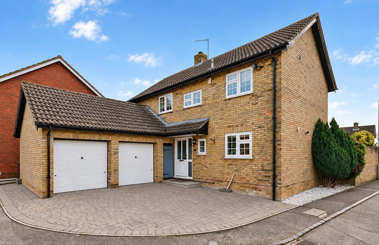 4 bed house for sale, Peartree Close, Shefford, SG17