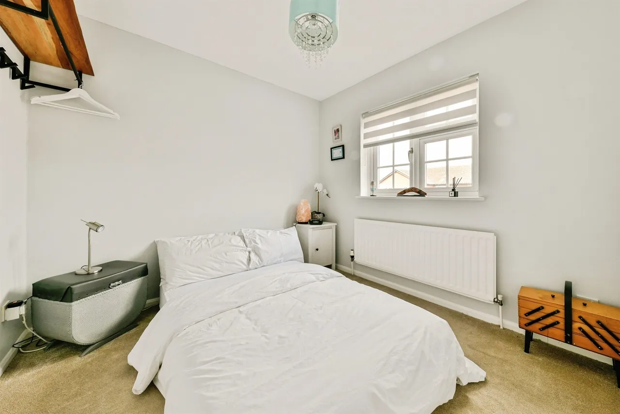 Peartree Close, Shefford, SG17, photo 15