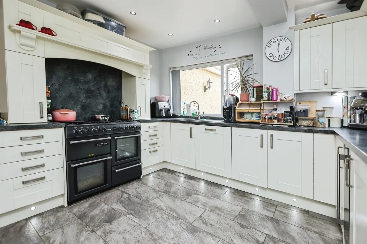 Southfield Avenue, Castle Bromwich, B36, photo 3