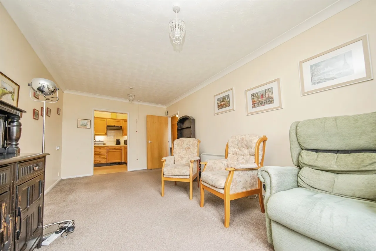 Exeter Drive, COLCHESTER, photo 6