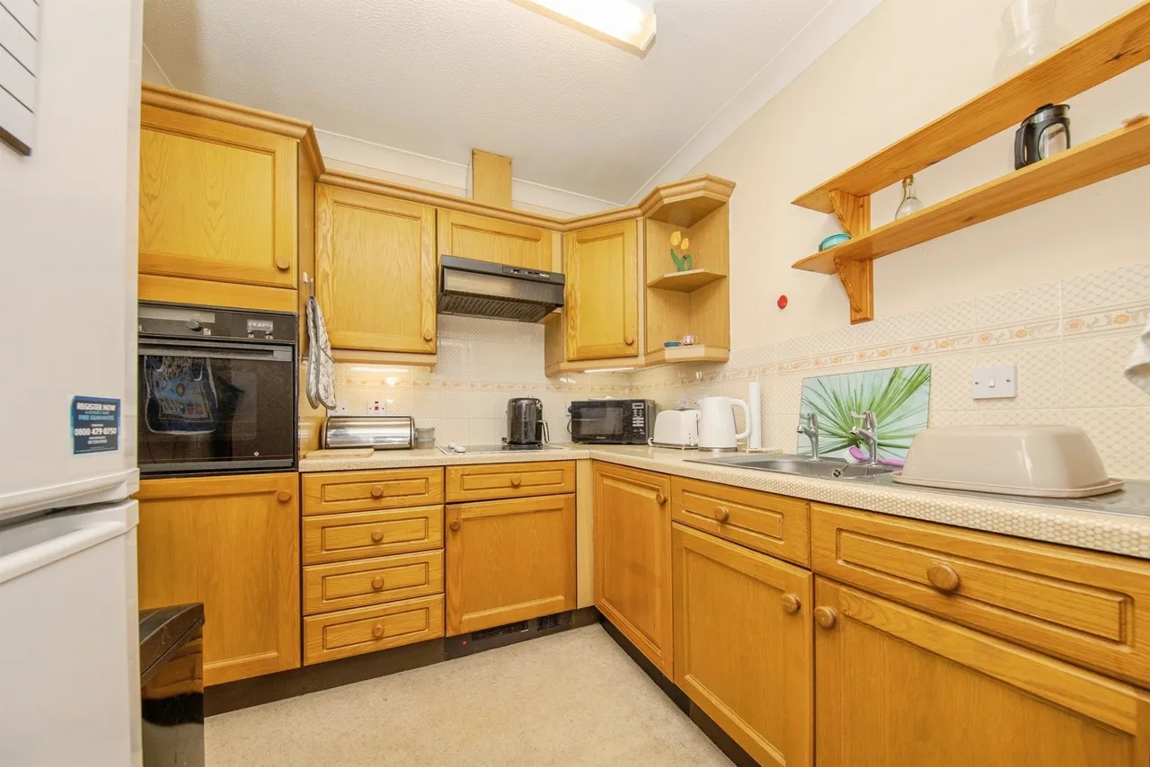 Exeter Drive, COLCHESTER, photo 2