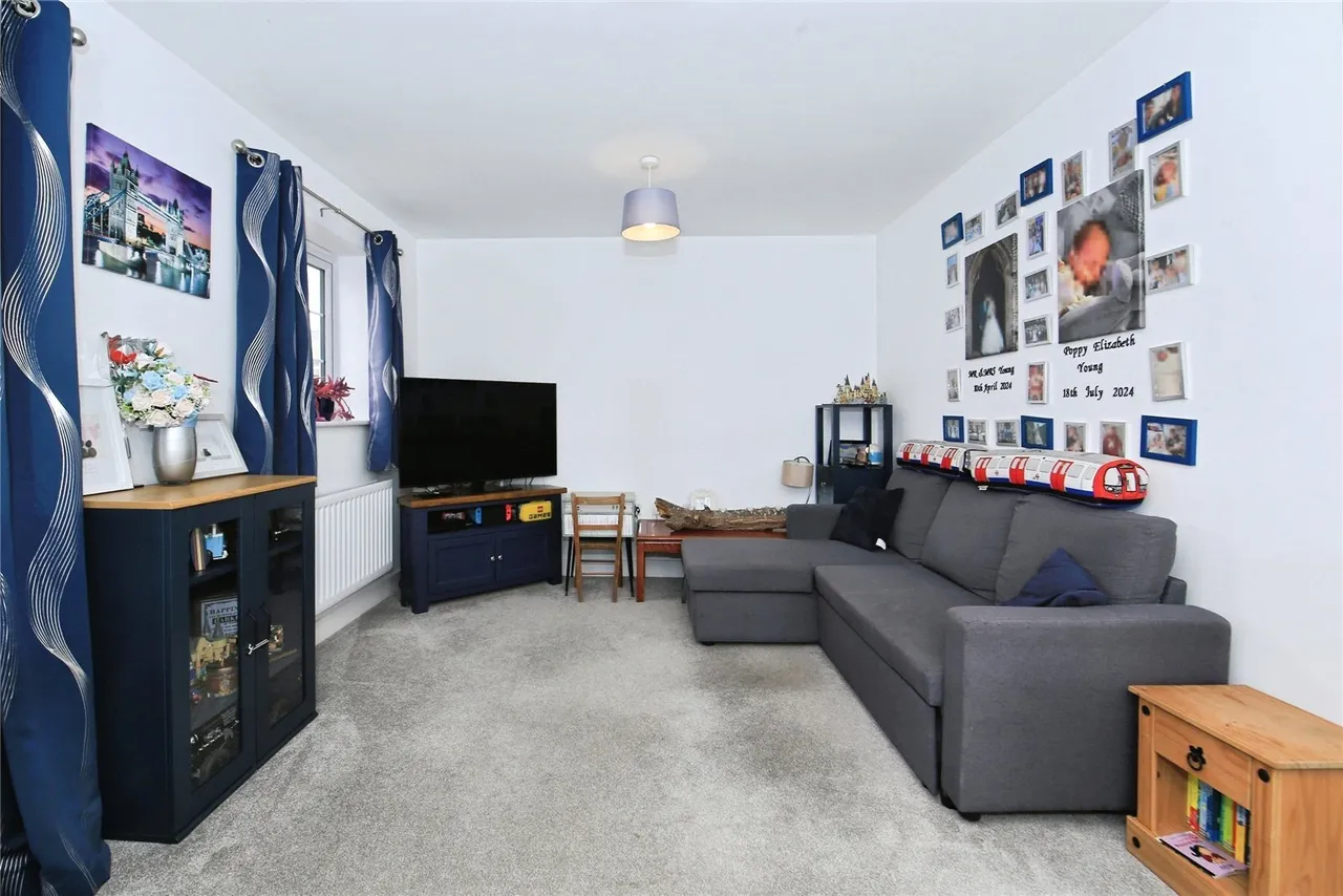Brewton Drive, Deeping St. James, Peterborough, Lincolnshire, PE6, photo 2