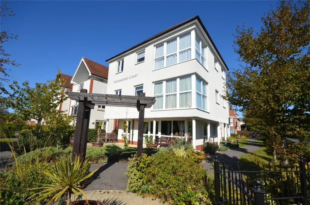 2 bed flat for sale, Lymington, Hampshire