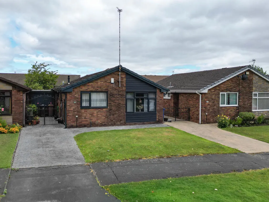 2 bed house for sale — Starring Way, Littleborough OL15 8NX