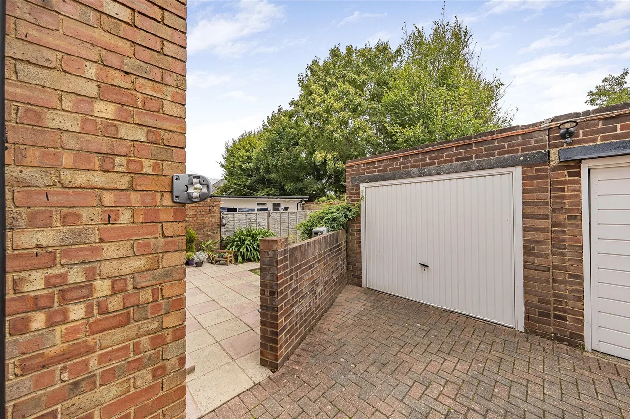Maxwell Road, West Drayton, UB7, photo 15