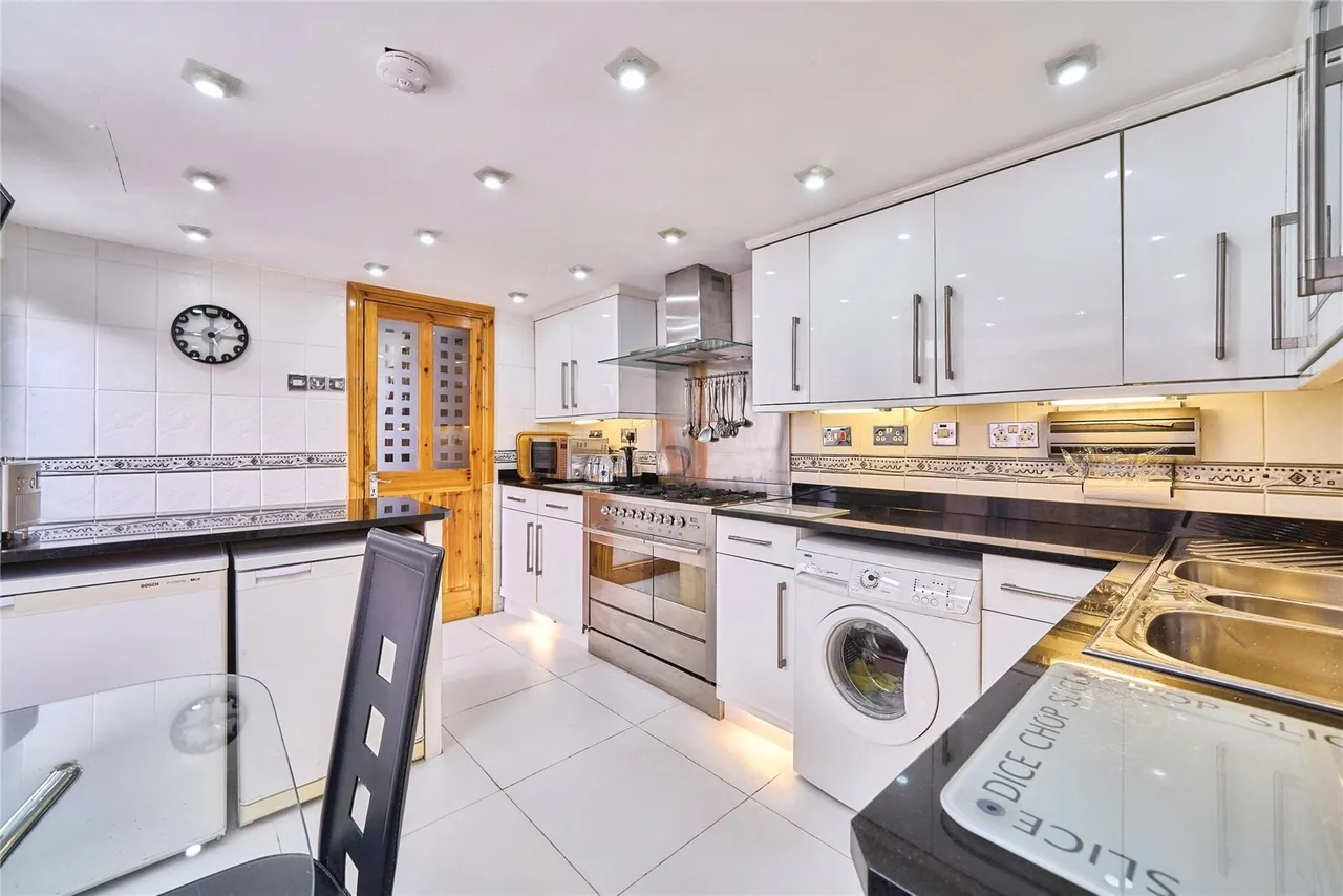 Dongola Road, London, E13, photo 4