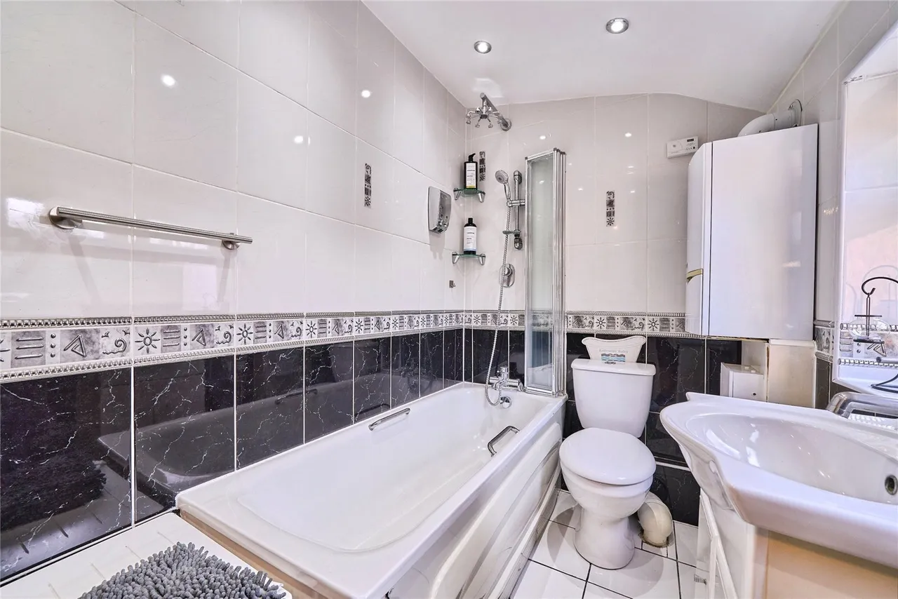 Dongola Road, London, E13, photo 17