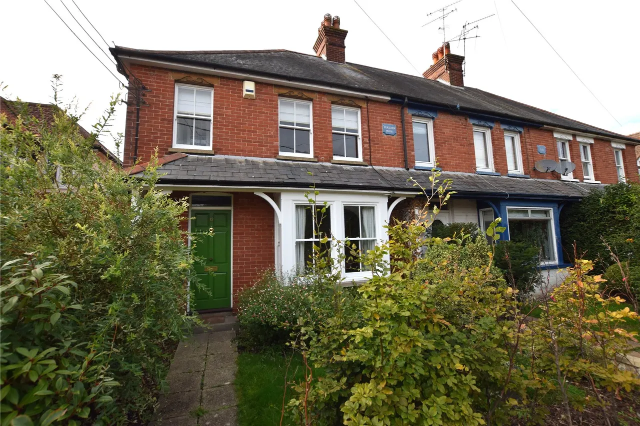 3 bed house for sale — Elmsleigh Road, Farnborough, Hampshire, GU14 0ET