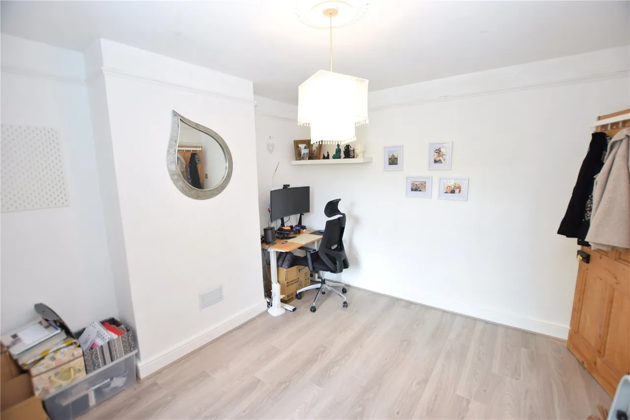 Elmsleigh Road, Farnborough, Hampshire, GU14 0ET, photo 3