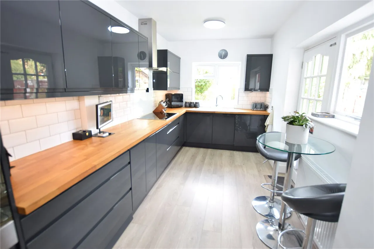 Elmsleigh Road, Farnborough, Hampshire, GU14 0ET, photo 2